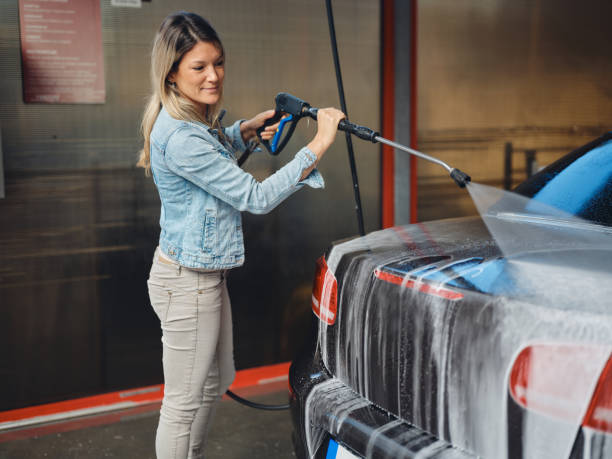 Best Pressure Washing Contractors  in Macom, IL